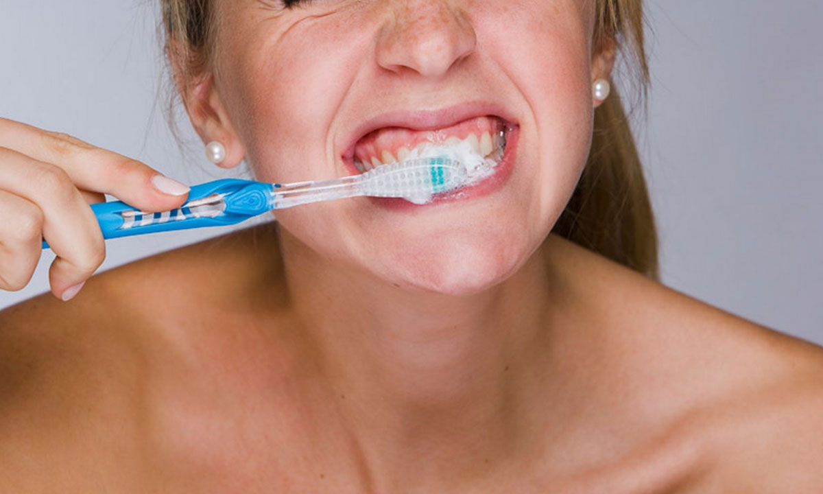 Da li perete svoje zube prejako?